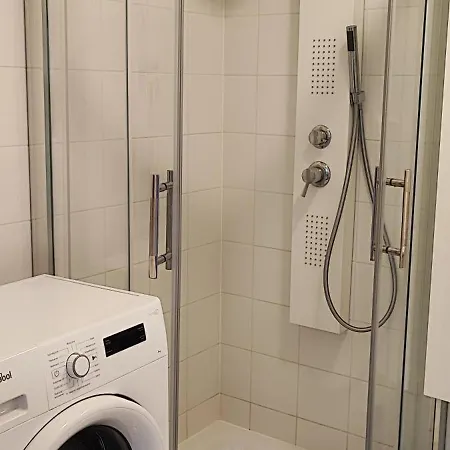 Plaza Kasprowicza 14 I 16 דירה